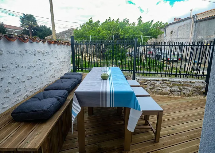 Le Clos Du Tramaillou La Grand Voile Pour 6 S *